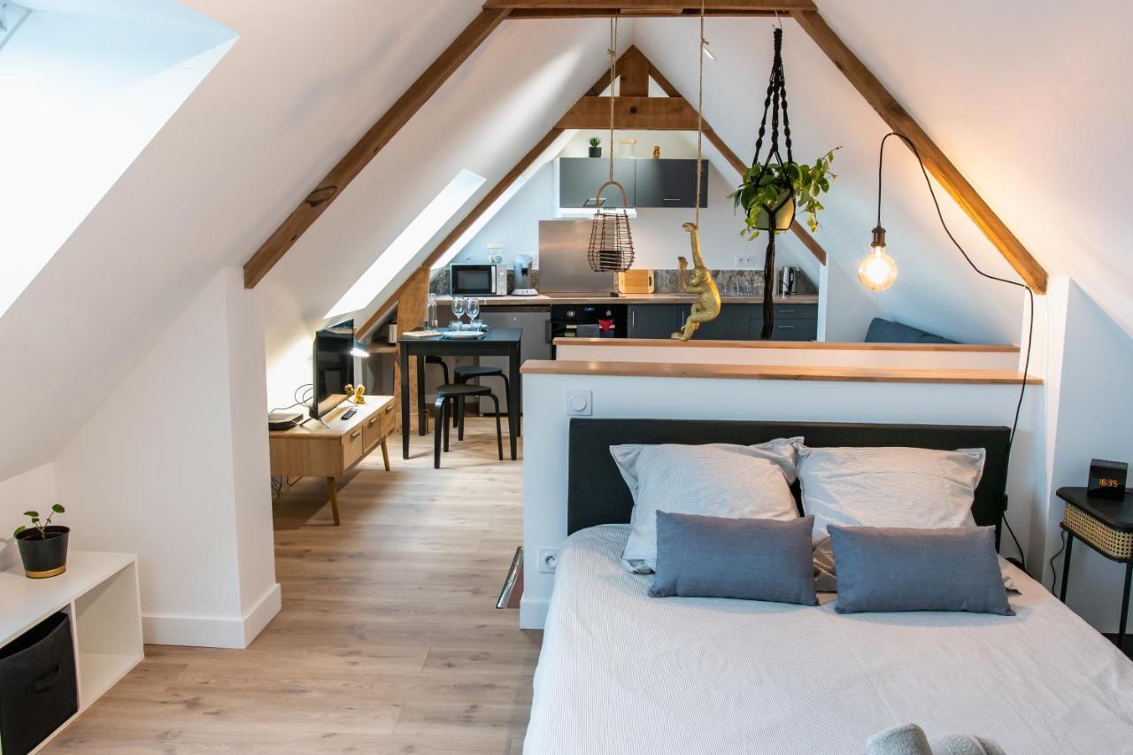 Confortable T1bis rénové, au cœur d'un bourg calme La Chapelle-Neuve  Esterno foto